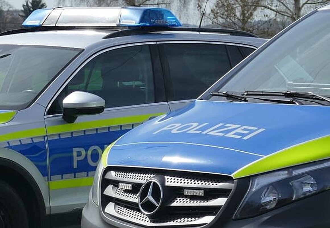 Tragischer Unfall: 48-Jähriger stirbt bei Baumfällarbeiten : Osthessen ...